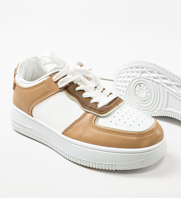 Ali Спортни Arcelia Камел