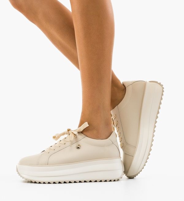 Angel Blue Спортни Arioami Бежов