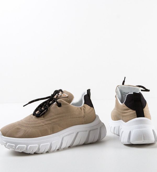 Ali Спортни Aviana Каки