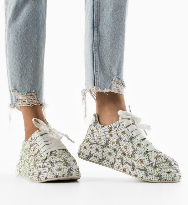 Carolie Спортни Baat Бели