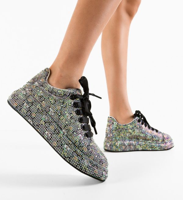 Carolie Спортни Baat Черни