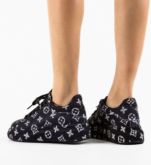 Carolie Спортни Baatar Черни