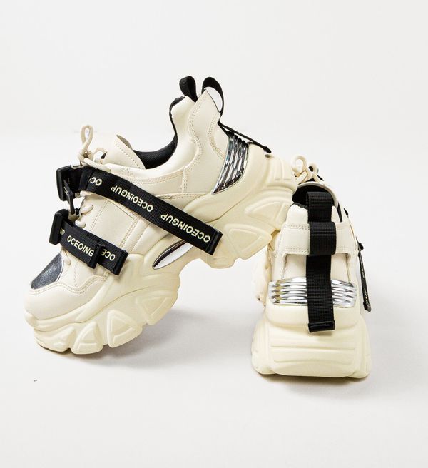 Mei Спортни Barys Бели