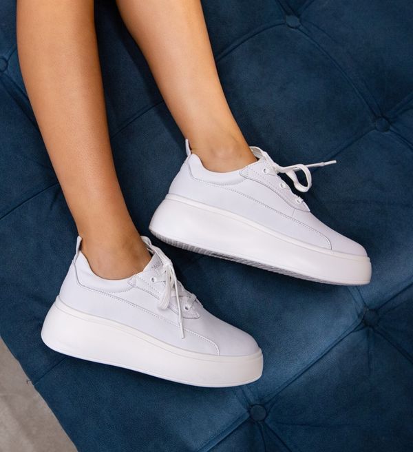 Angel Blue Спортни Boyce Бели