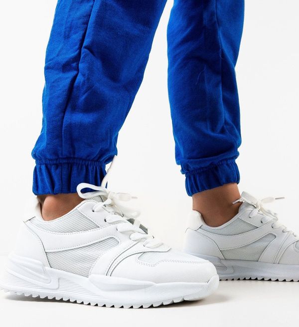 Zoha Спортни Carter Бели