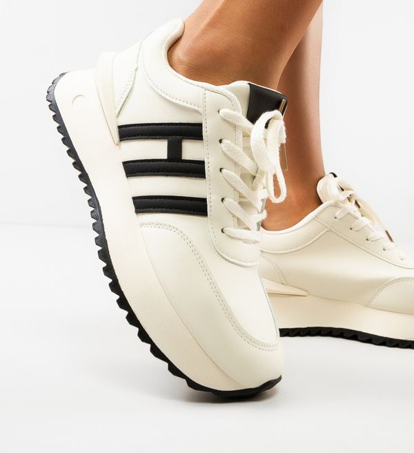 Maria Спортни Casia Бели