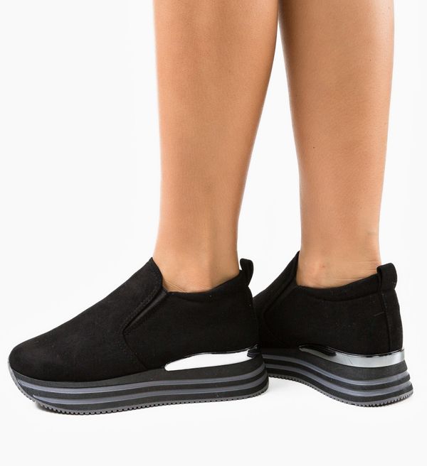 Ali Спортни Cassie Черни