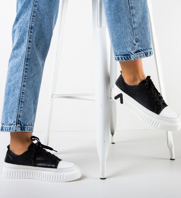 Angel Blue Спортни Colon Черни