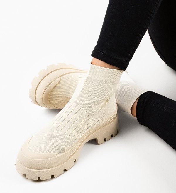 Ali Спортни Dochi Бежов