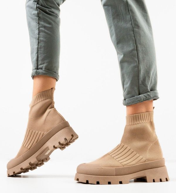 Ali Спортни Dochi Каки