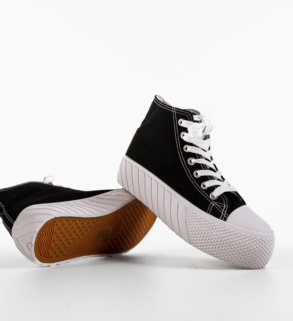 Ali Спортни Downs Черни