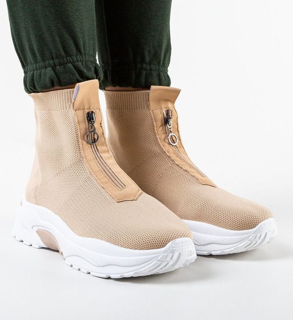 Ali Спортни Eshan Каки