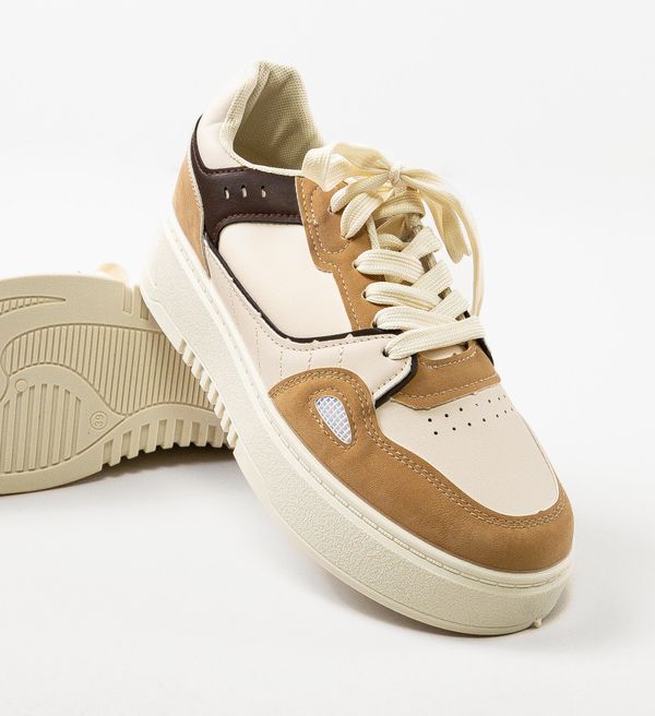 Ali Спортни Faarax Каки