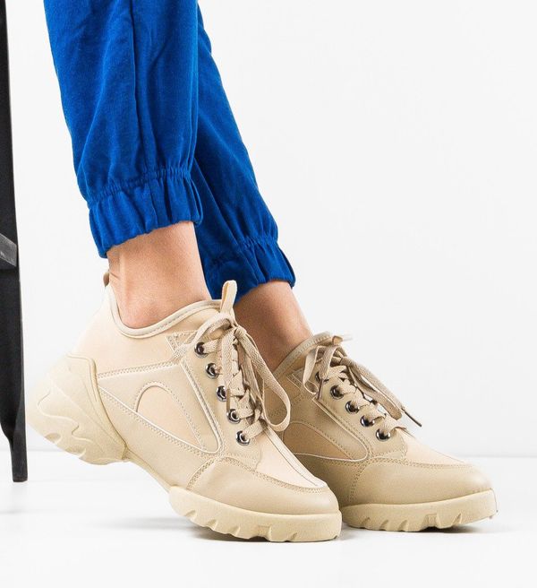 Ali Спортни Francis Бежов