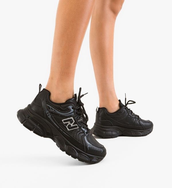 Maria Спортни Fuen Черни