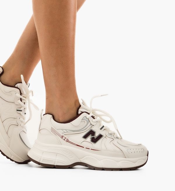 Maria Спортни Fuen Многоцветни