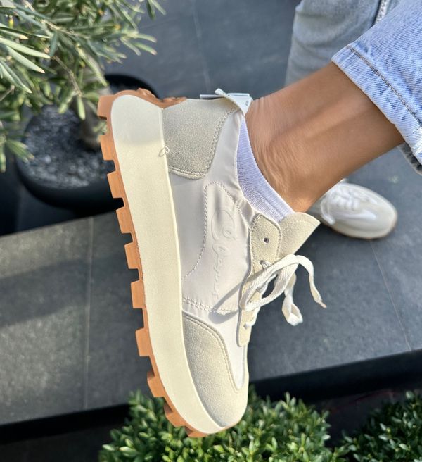 Maria Спортни Galant Бежов