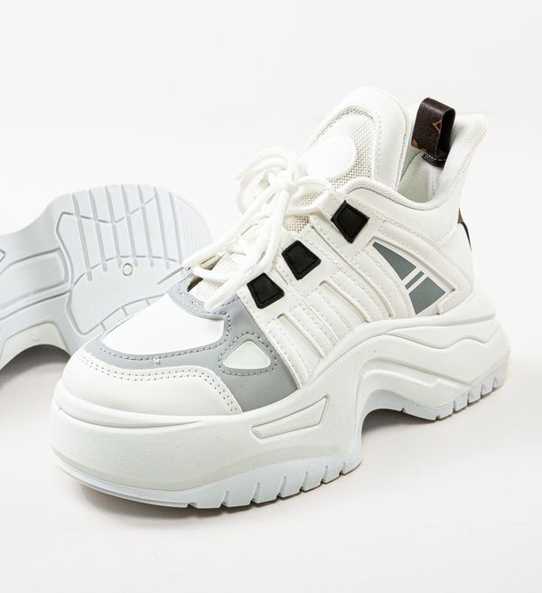 Maria Спортни Goras Бели