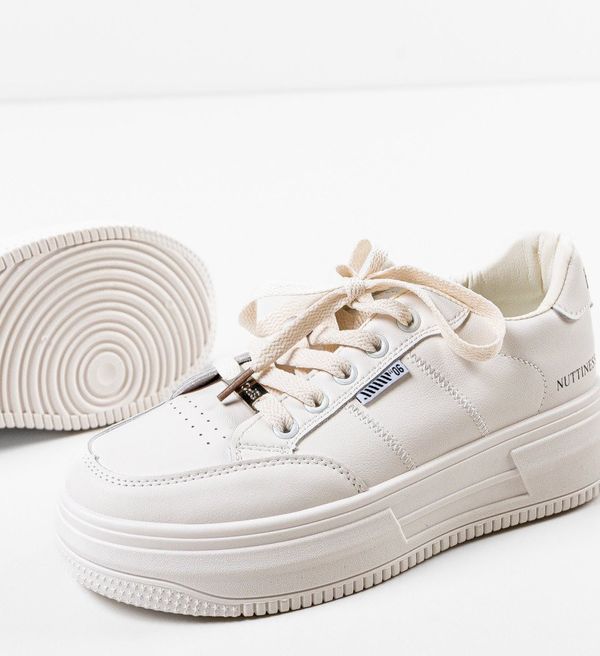 Tony Спортни Guno Бежов