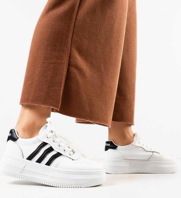 Tony Спортни Hiram 2 Бели