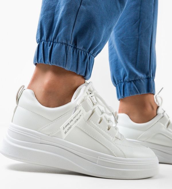 Maria Спортни Ibraheem Бели