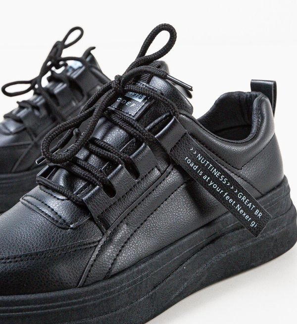 Maria Спортни Ibraheem Черни