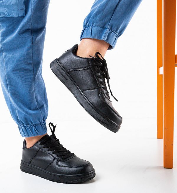 Zoha Спортни Iram Черни