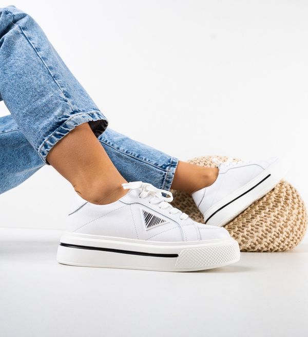 Angel Blue Спортни Ivie Бели