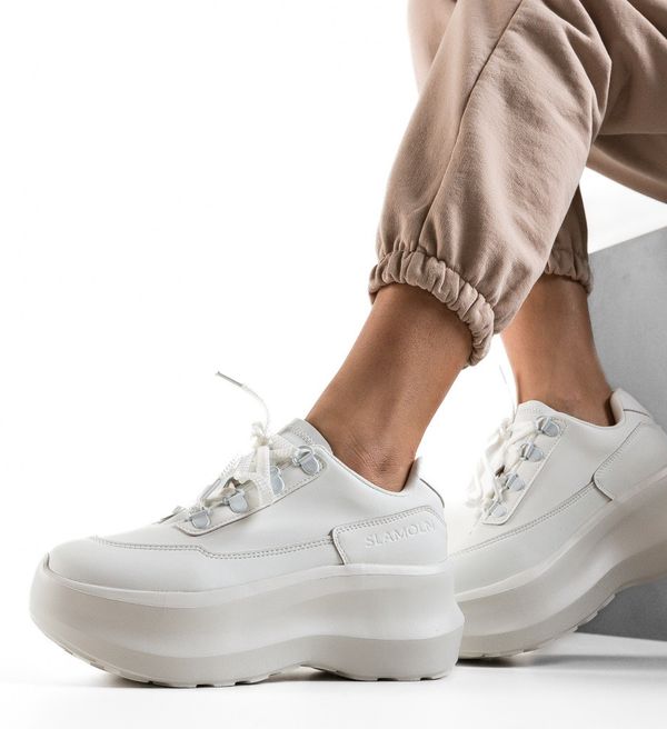 Zoha Спортни Jean Бели