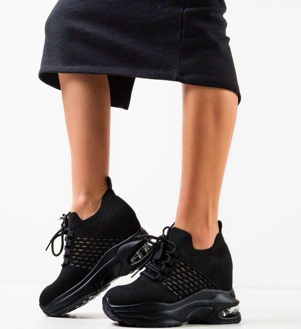 Mei Спортни Johones Черни