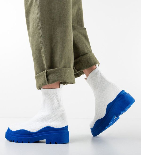 Ali Спортни Julia Сини