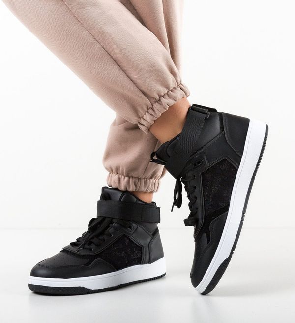 Ali Спортни Kiav Черни