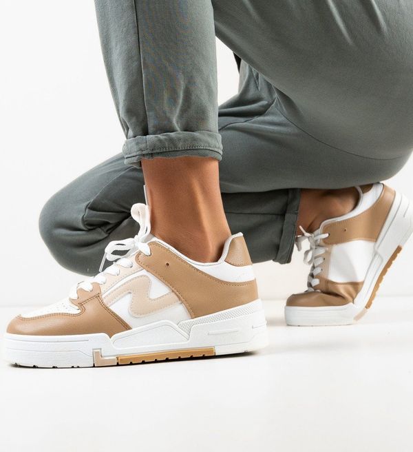 Ali Спортни Kobi Каки