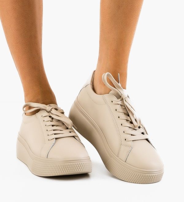 Angel Blue Спортни Korso Бежов