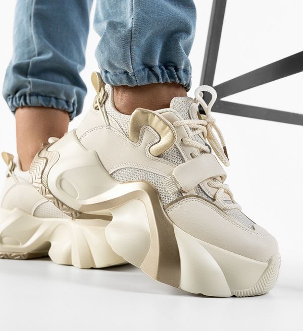 Mei Спортни Kynyr Бежов