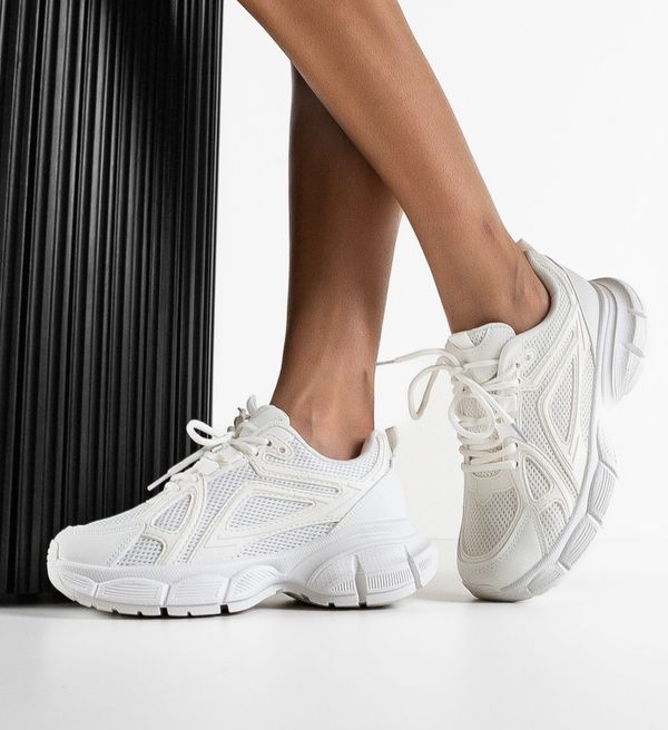 Cristina Спортни Lotta Бели