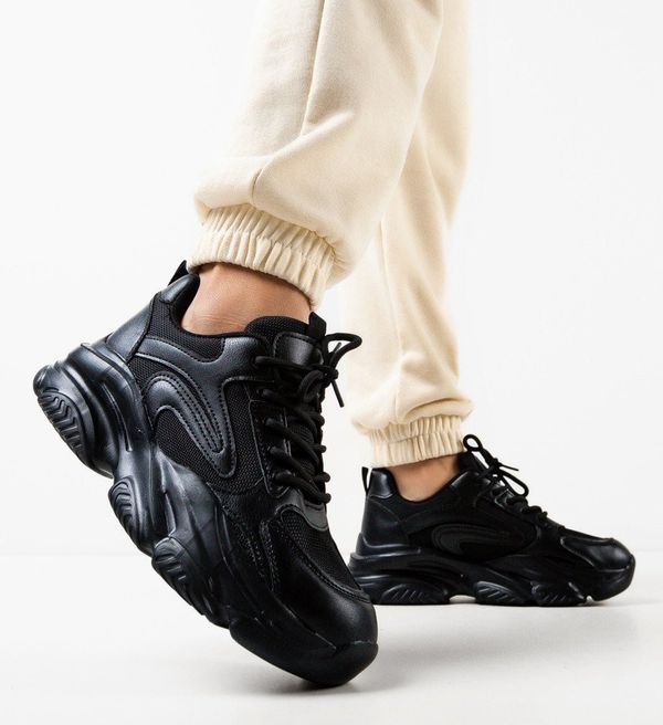 Zoha Спортни Mann Черни