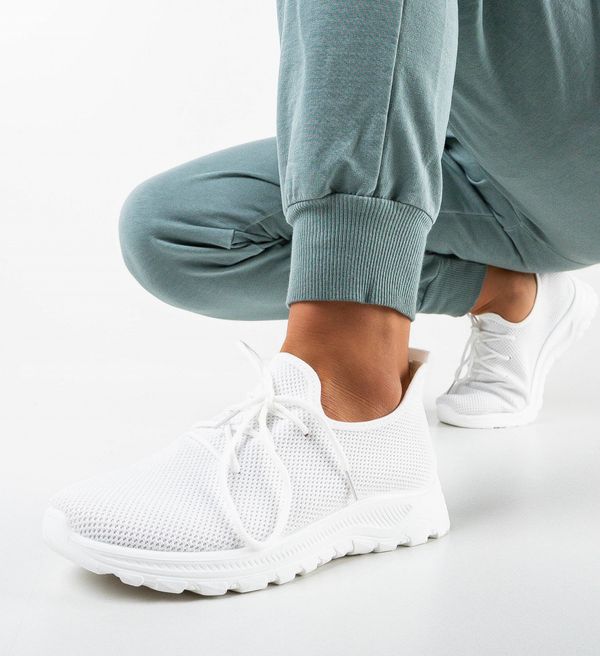 Zoha Спортни March Бели