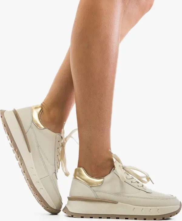 Angel Blue Спортни Myrya Бежов