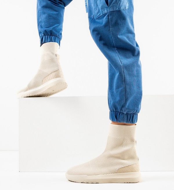 Ali Спортни Noor Бежов