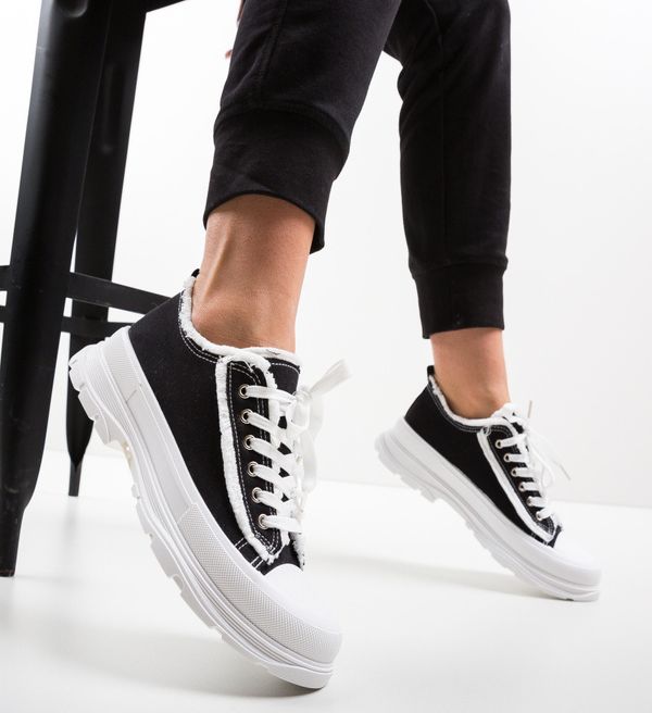 Botinelli Спортни обувки Court Черни