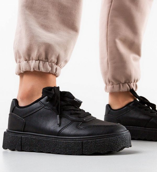 Maria Спортни обувки Slaufan Черни