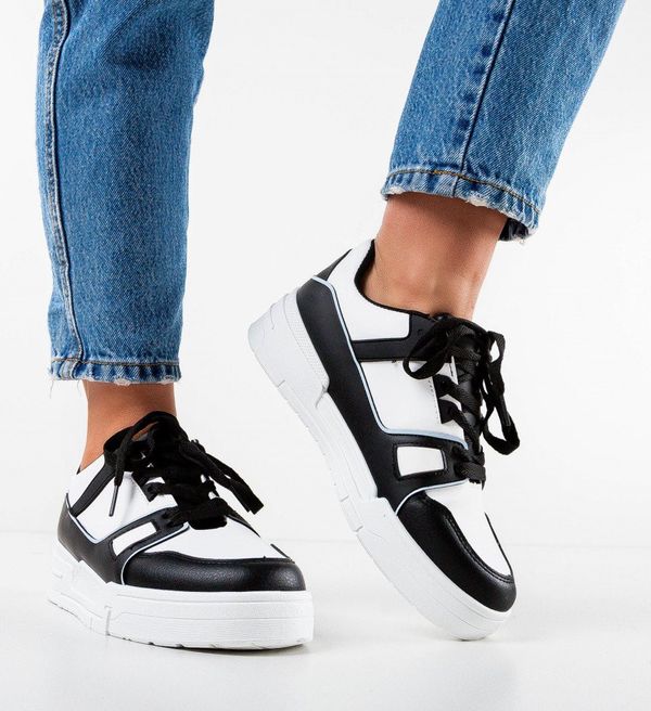 Maria Спортни обувки Tonga Черни