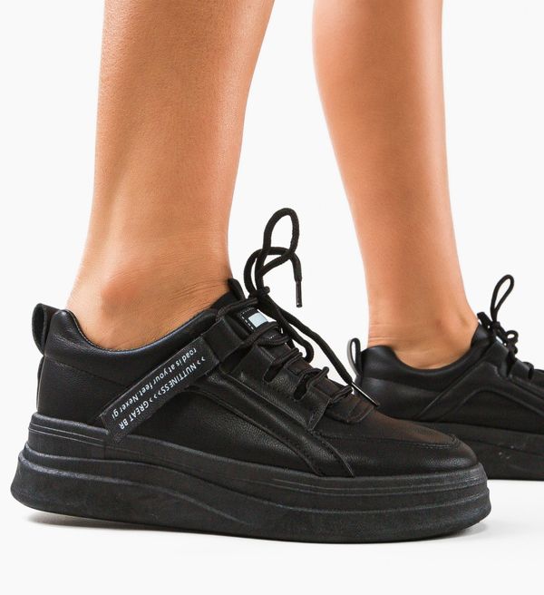 Maria Спортни обувки Zenzyna Черни