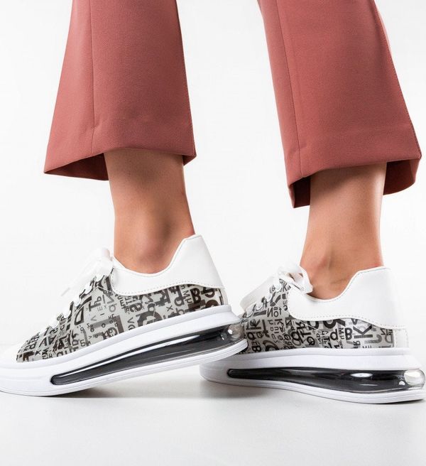 Udobni Спортни Oglindy Бели