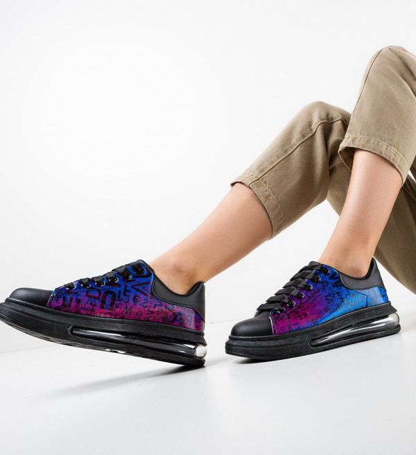 Udobni Спортни Oglindy Черни