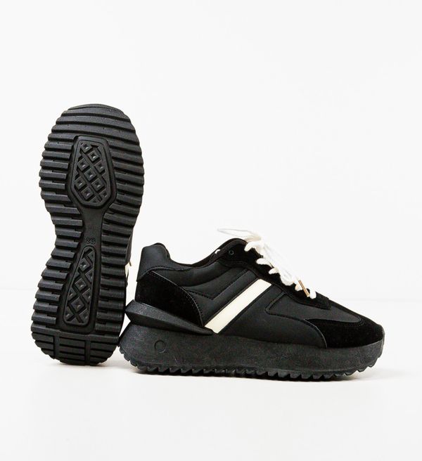 Maria Спортни Pirak Черни