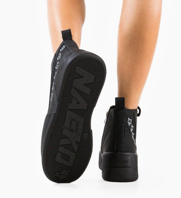 Zoha Спортни Piret Черни