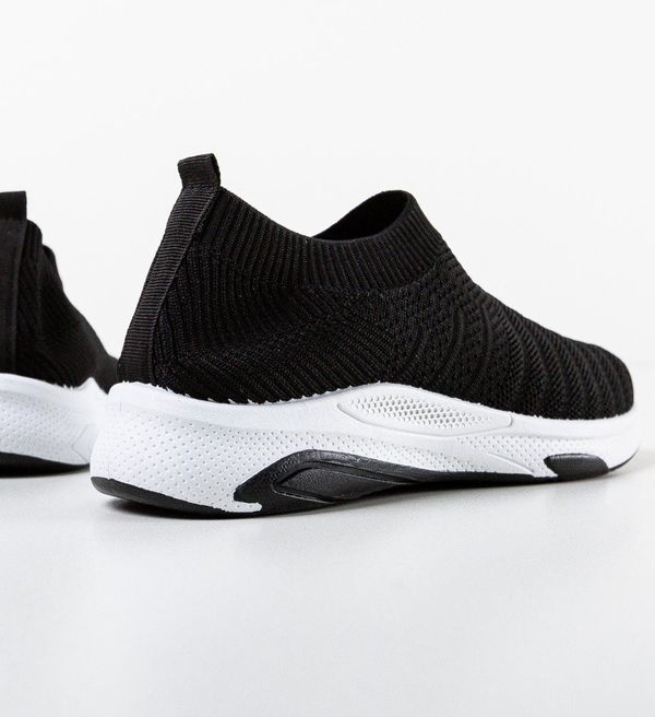 Mei Спортни Pranav Черни