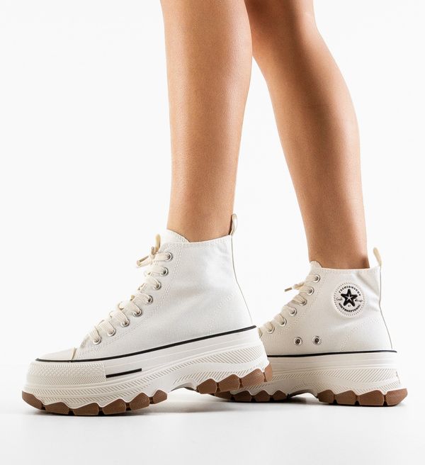 Maria Спортни Puss Бели